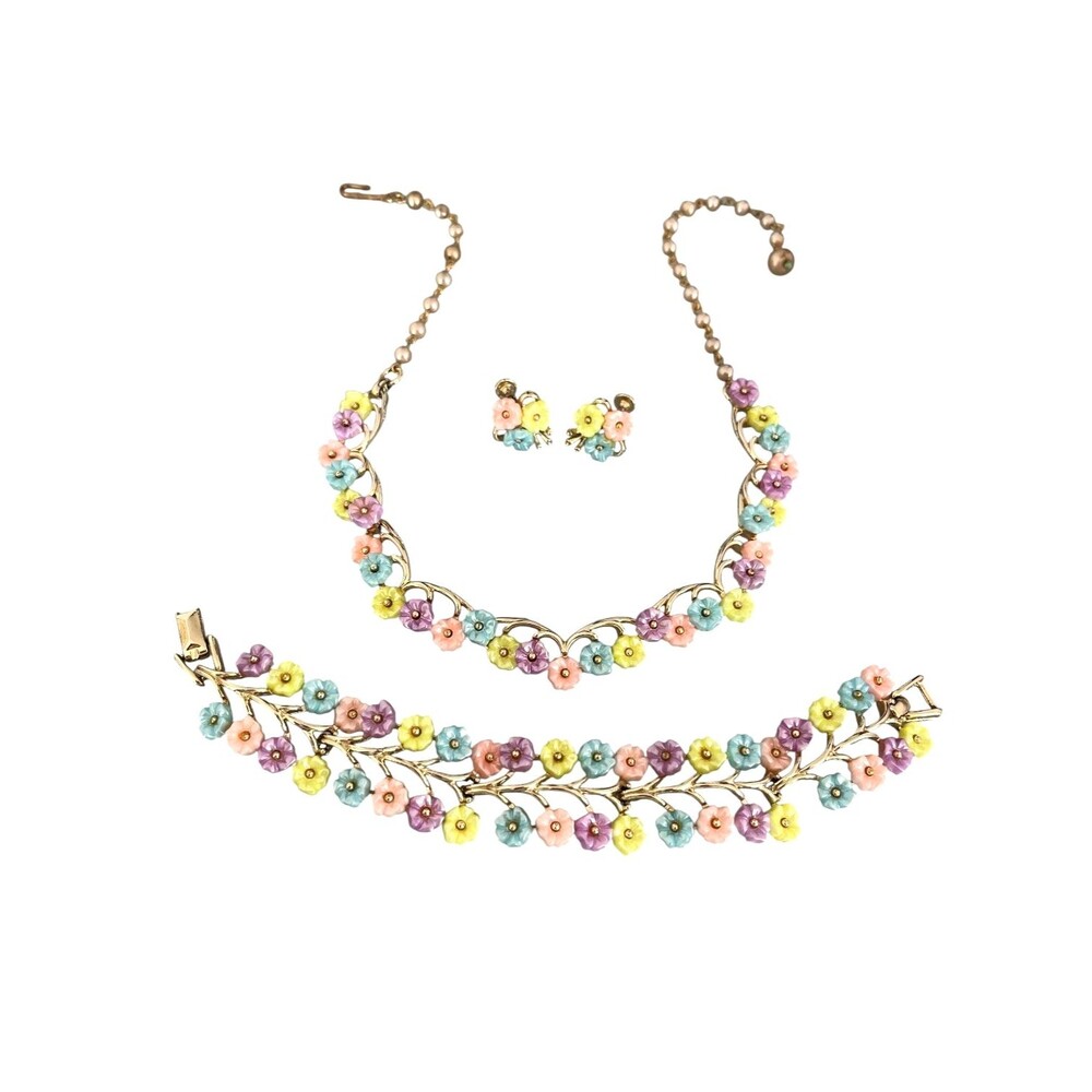 Vintage 1950s Floral Thermoset Necklace Bracelet Earrings Parure Signed Star- 7I